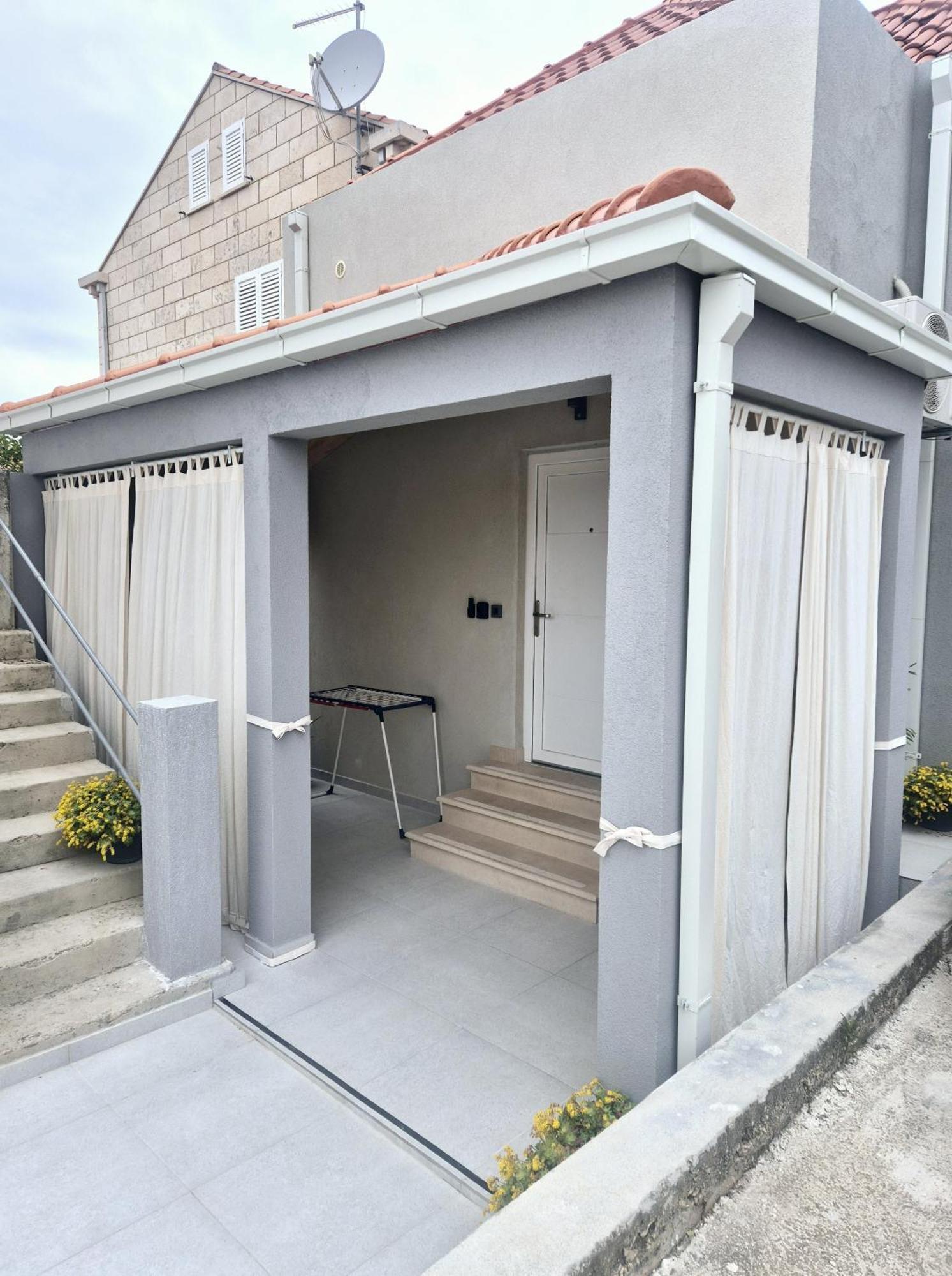 Marich Apartment *